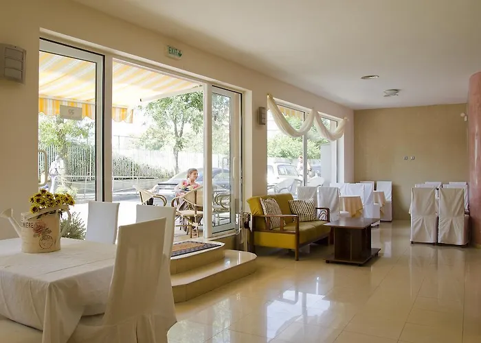 Family Electra ポモリエ